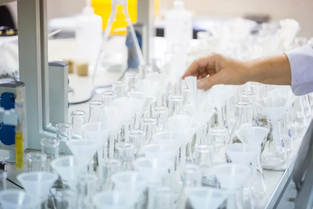 Why Filtration Screens Fail: The Engineering Behind Yield Loss, Vibration and Downtime